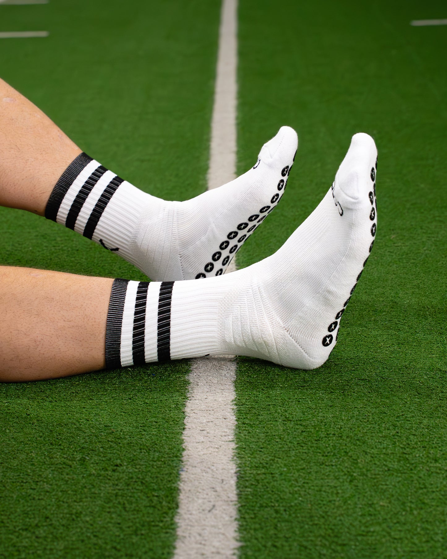 Black & White | Elite Grip Socks