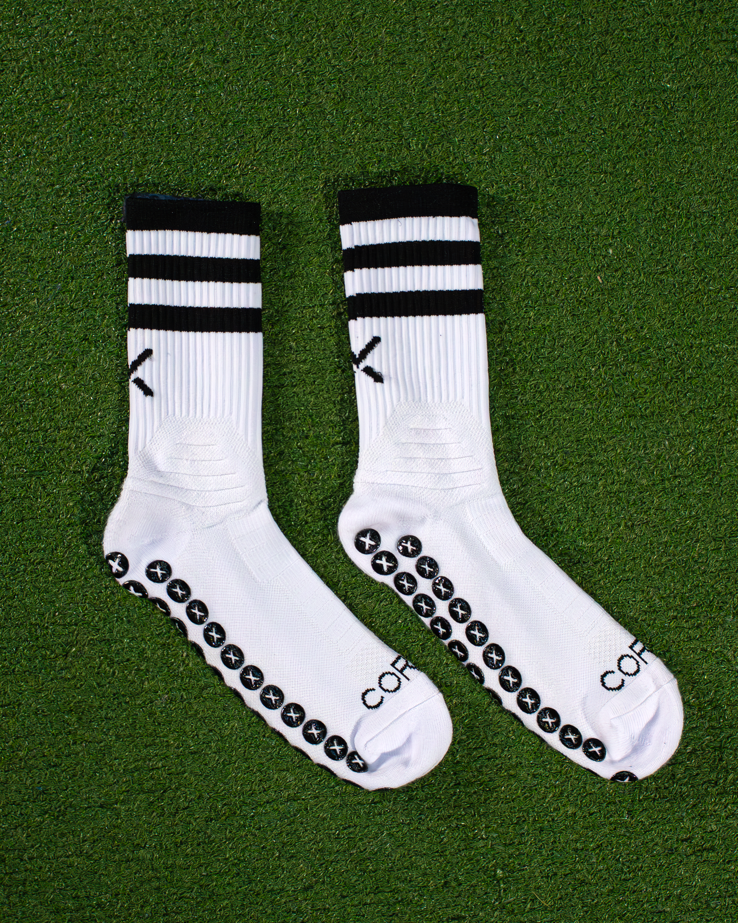 Black & White | Elite Grip Socks